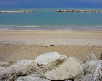 Cleo Girasole - Porto Recanati - Strand