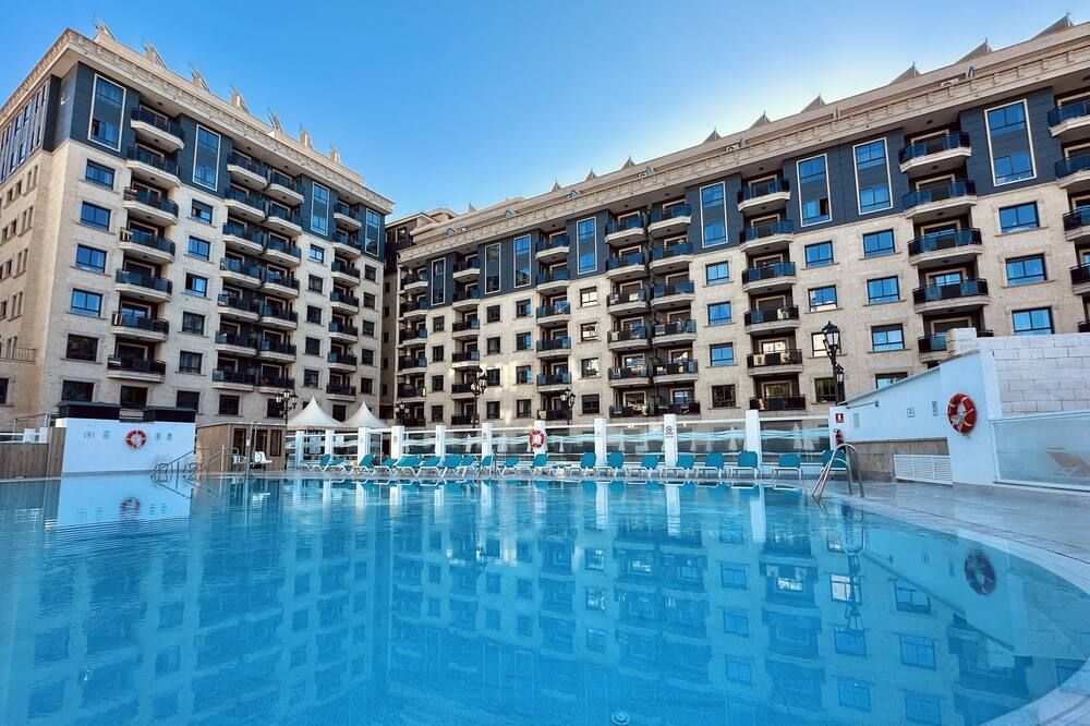 شقق نورياسول - فوينخيرولا - حوض السباحة