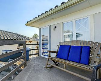 Panoramic views of Galveston Bay! - Dickinson - Balcony