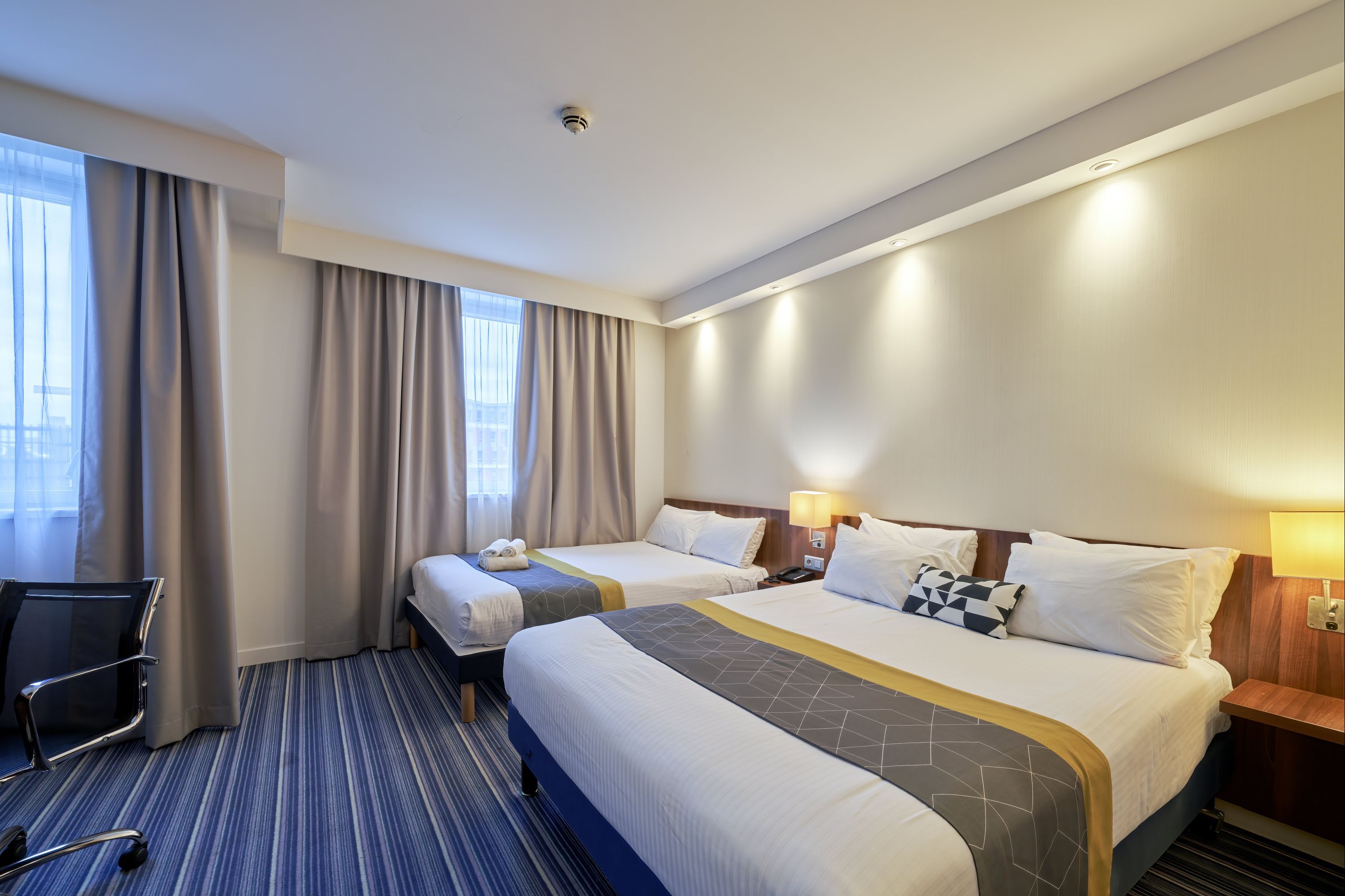 Holiday Inn Express Strasbourg - Centre By IHG - סטרסבור - חדר שינה