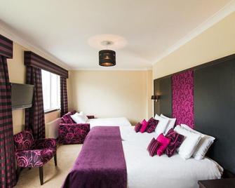 The Popinjay Hotel - Carluke - Bedroom