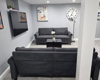 2 Bedroom apartment in nice and quiet neighborhood - Carteret - Sala de estar