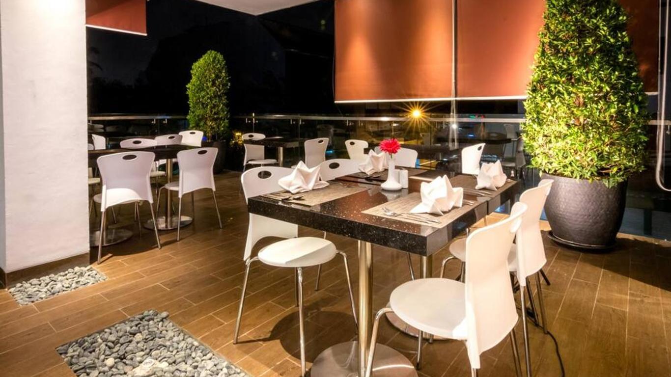 Redstar Hotel Jakarta