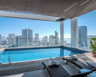 Astica Hotel Nha Trang - Nha Trang - Pool