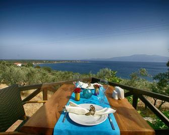 Assos Dionysos Hotel - Behram - Balcón