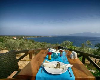 Assos Dionysos Hotel - Behram - Balcón