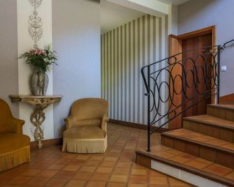 Residence Du Chateau De Begue - Barbotan-les-Thermes - Trappen