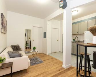 Cozy Colombia University 2BR 1BA - Near central park - New York - Living room