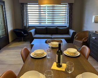 Beautiful house with 4 bedrooms in Hees - Білзен - Їдальня