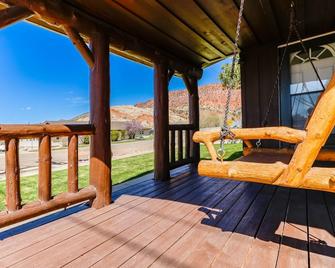 The Zen Den - Cedar City - Balcony