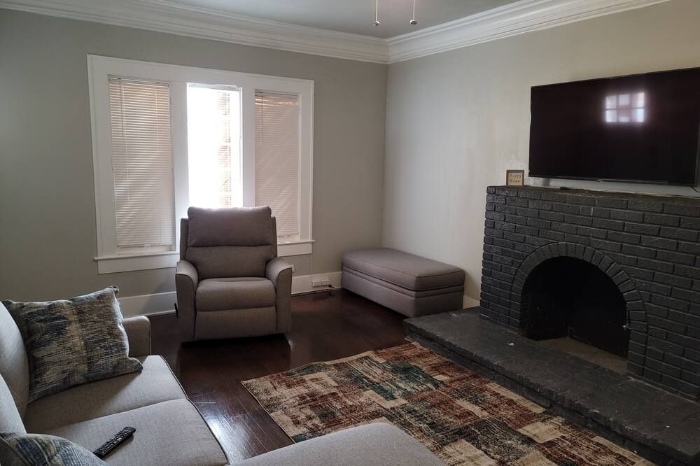 Spacious Colonial 3 bedroom near downtown - San Antonio - Sala de estar