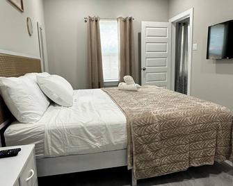 New construction 3b/3b townhome! Bathrooms in every room. - Houston - Bedroom