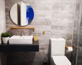Bnbook Medea Apartments - Fuengirola - Badkamer