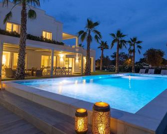 Portoverde Beach Villa 12, Emma Villas - Misano Adriatico - Piscina