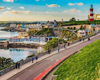 Seafront Cottage - Beach Access - Pet Friendly - Plymouth - Outdoor view