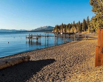 Paige Meadow by Avantstay Near Lake & Tahoe City - Tahoe City - Playa