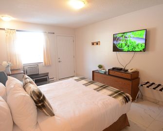 Christina Lake Motel and RV Park - Christina Lake - Schlafzimmer