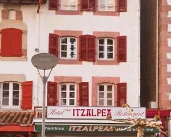Hôtel Itzalpea - Saint-Jean-Pied-de-Port - Building