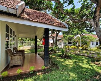 Tengger Guest House - Pasuruan - Innenhof