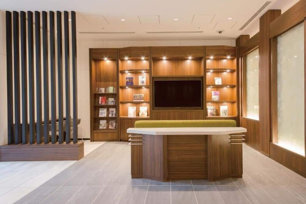 Front desk view of Hotel Keihan Yodoyabashi