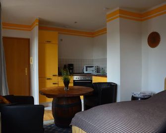 Apartment for 2 pers. with a view of Mildenstein Castle - Leisnig - Habitación