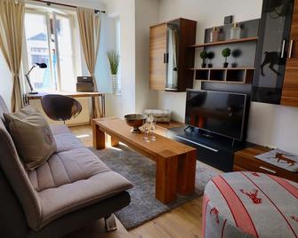 Belle Kitz Pure Im Zentrum By Belle Stay - Kitzbühel - Living room