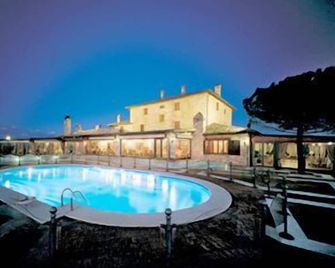Relais Todini - Todi - Piscina
