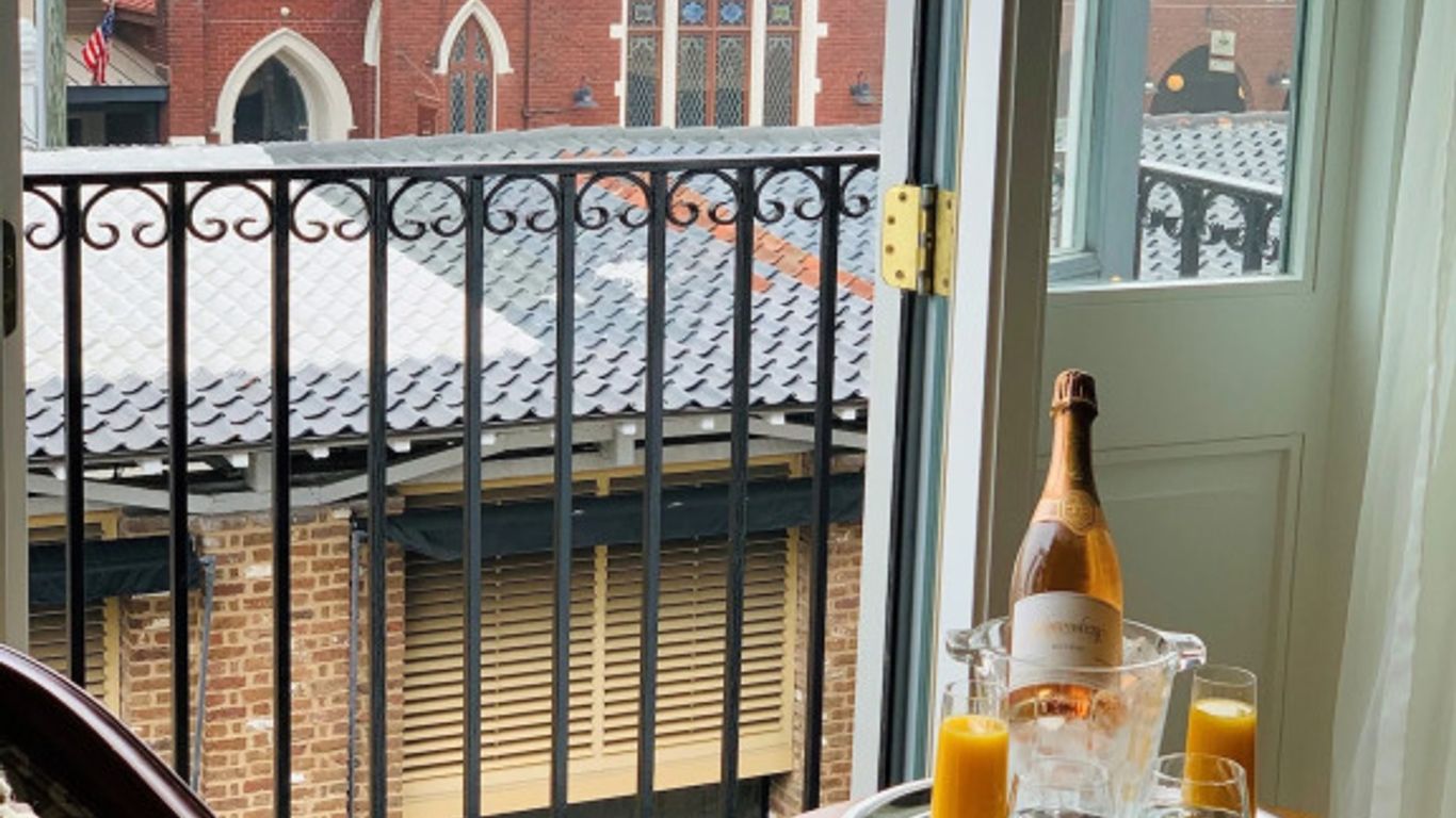 Market Pavilion Hotel