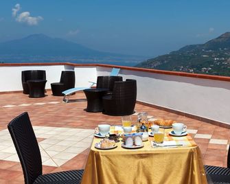 Bed and Breakfast Sunflower - Vico Equense - Balcony