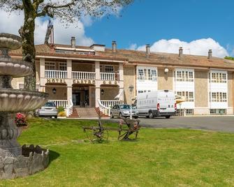 هوتل كاسترو - سانتياغو دي كومبوستيلا - مبنى