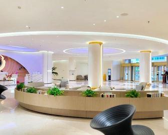 Ying Kou Hua Tian Hotel - Yingkou - Salónek