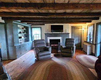 Loghouse near the Lake - Glenville - Sala de estar
