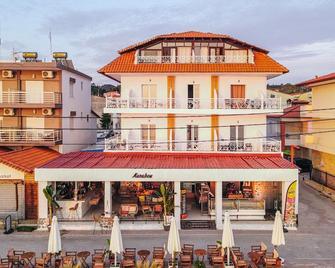 Marabou Hotel - Chaniotis - Building