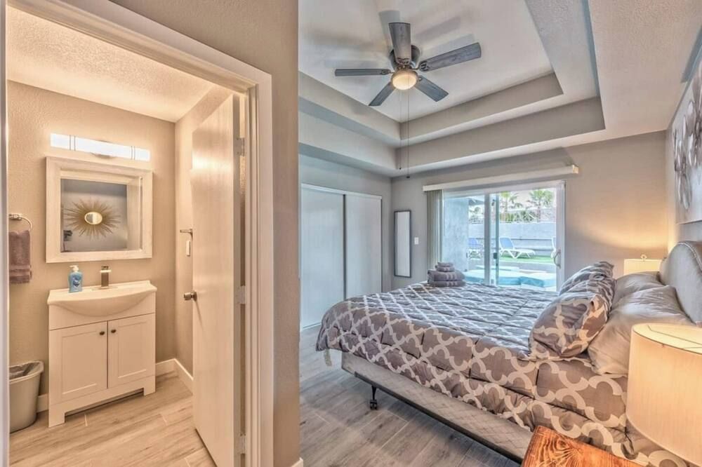 Private Bowling Alley and Basketball Courts - Luxury Haven - לאס וגאס - חדר שינה