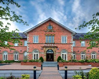 Cavan Crystal Hotel - Cavan - Building