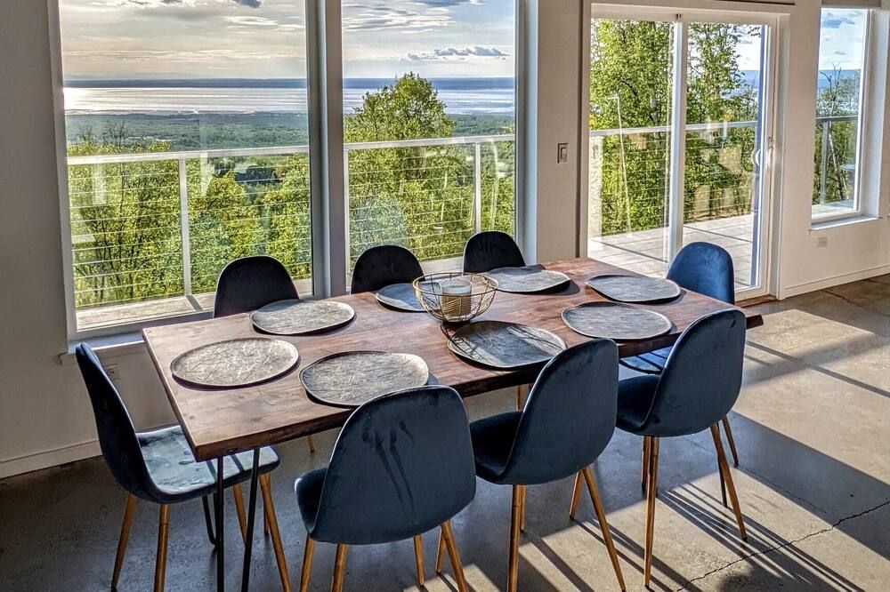 Modern 4br Loft- Denali View, Roofdeck, - Eagle River - Comedor