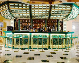 Hotel Strass - Paralia - בר