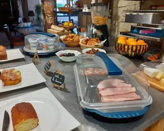 Logis Hôtel Restaurant Le Clos des Capitelles - Uchaud