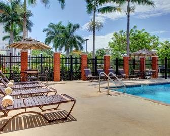 Hyatt Place Ft Lauderdale Airport & Cruise Port - Dania Beach - Pool