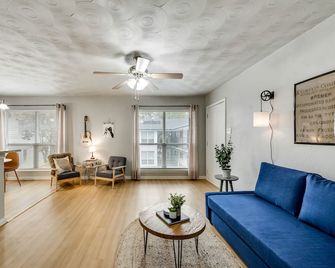 Global Cup The Classic - Near Knox Henderson - Dallas - Living room