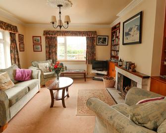 THE LODGE, pet friendly, with open fire in Beaufort, County Kerry - Beaufort - Sala de estar