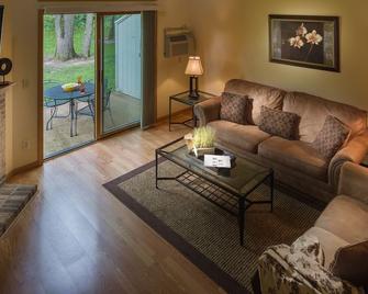 Tamarack Wisconsin Dells a Ramada by Wyndham - Wisconsin Dells - Vardagsrum