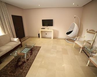 Chinar Family Resort - Bhurban - Sala de estar