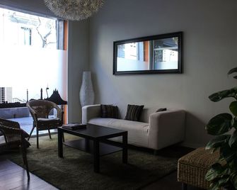 360 Hostel Centro - Barcelona - Living room