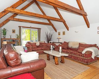 Beautiful, detatched 300 year old, fully renovated cottage with country views - Kinross - Living room