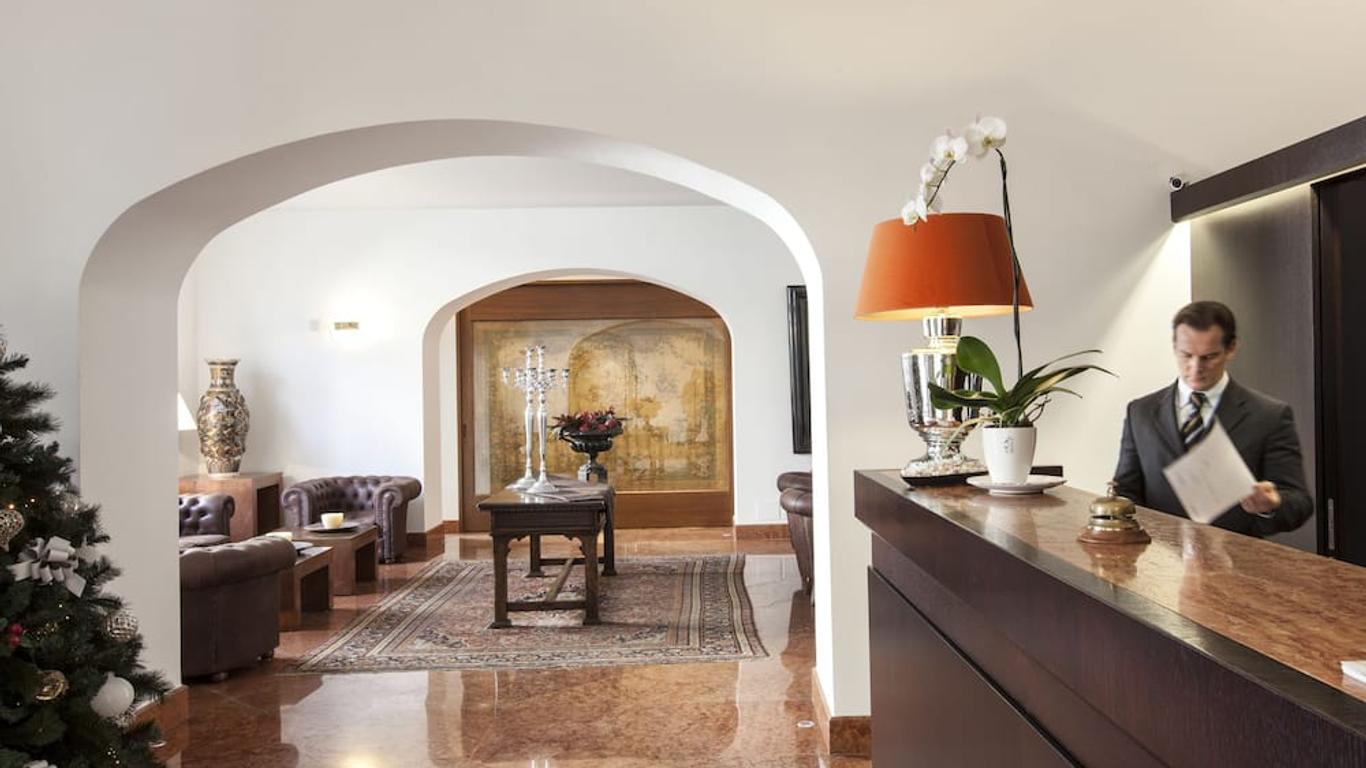 Palazzo Brunaccini Boutique Hotel