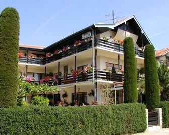 Room in Vodice with Balcony, Air condition, WIFI (4826-4) - Vodice - Edificio