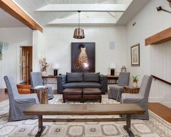 The Barn At Lake Rabun-A Place To Gather W/Family&friends, - Rent & Relax! - Lakemont - Living room