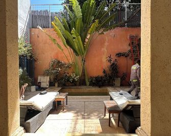 Casa Zarah - Alma Hotels - Santa Marta - Patio