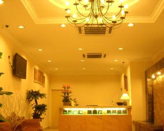 Sun Inns Hotel Kuala Selangor - Куала Селангор - Рецепція
